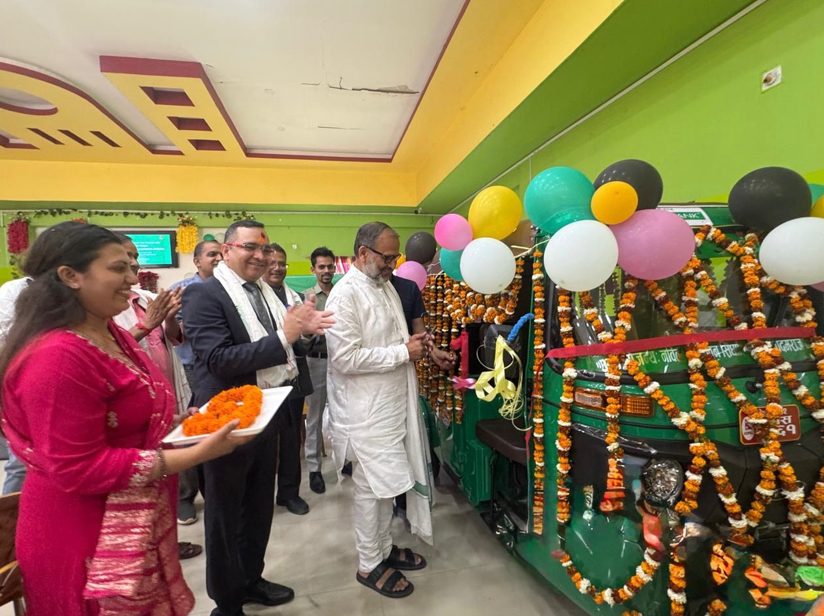 नबिल बैंकद्वारा जनकपुरस्थित मानवसेवा आश्रमलाई सेवा वाहन हस्तान्तरण